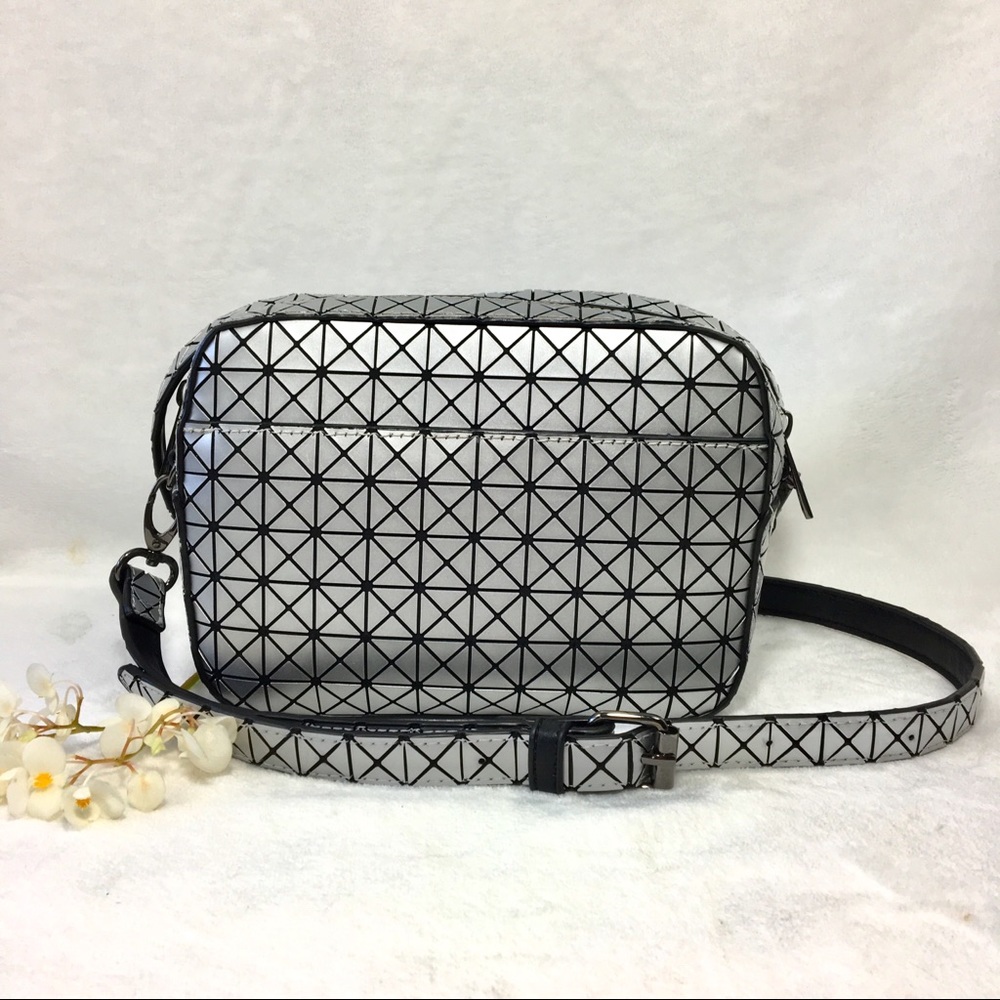 FABLETICS Metallic Silver Pixel Crossbody.